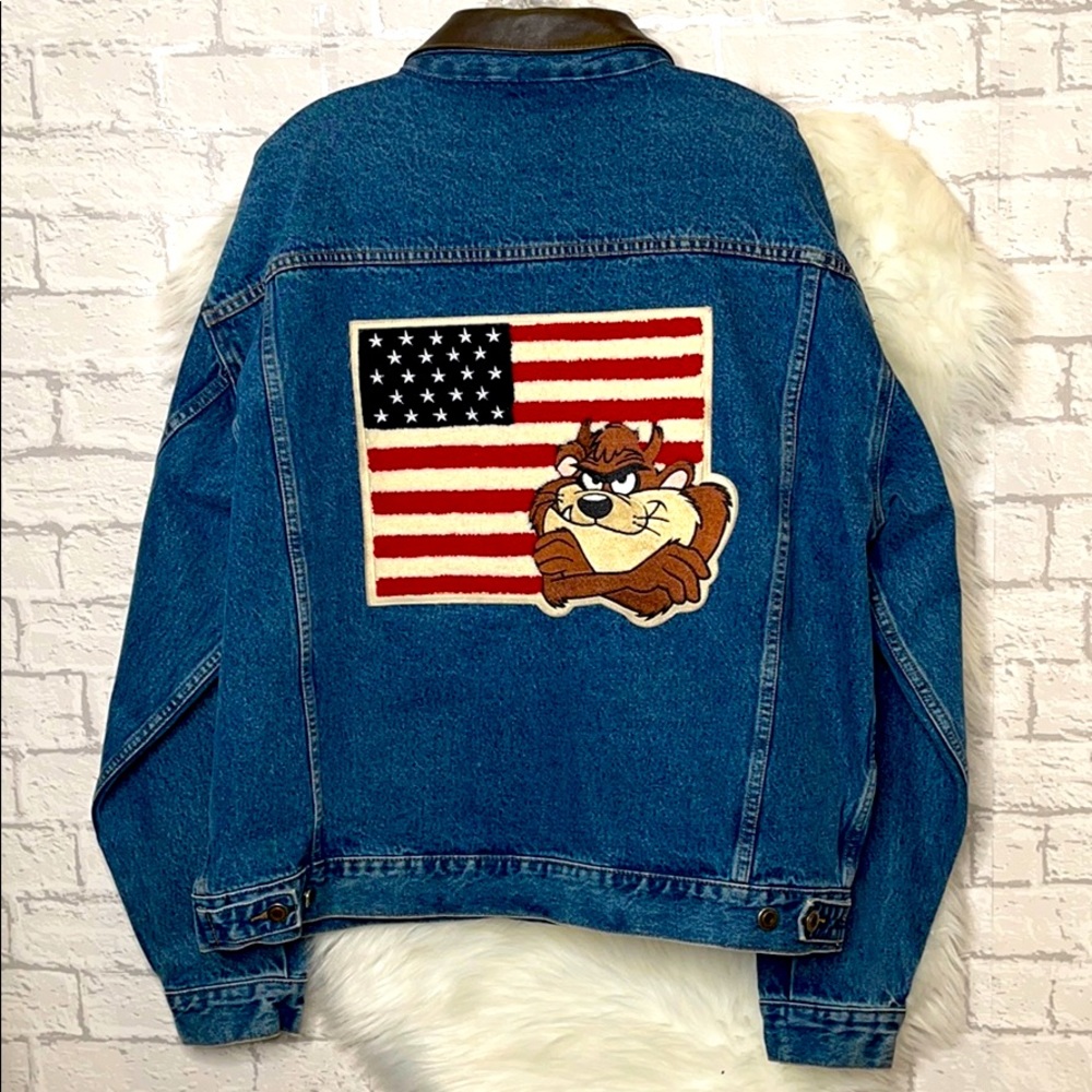 Warner Brothers Vntg Flag Tasmanian jean jacket